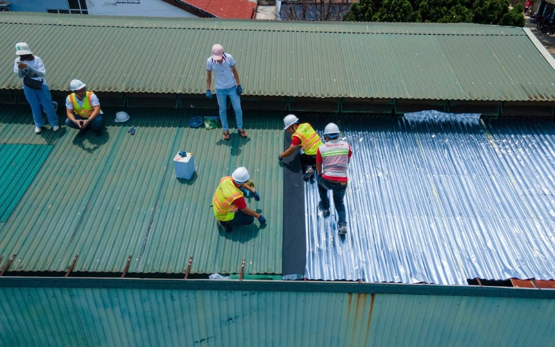 Mức giá ước tính cho việc làm mái tôn chống nóng chỉ từ 89.000 VND/m²